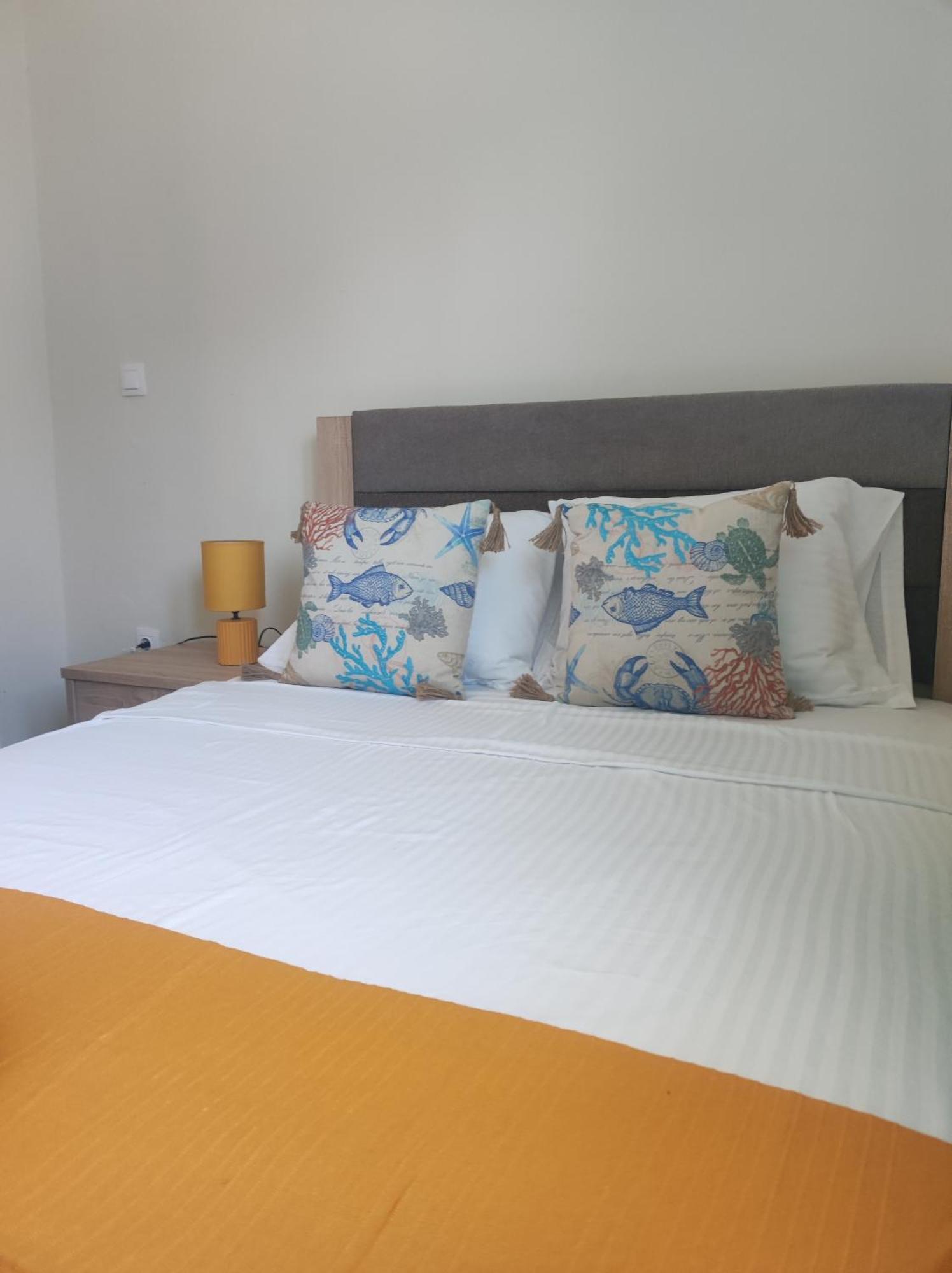Sea Breeze 302 Apartment *